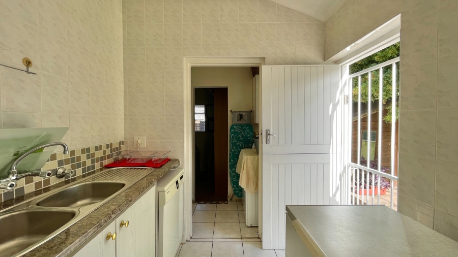 3 Bedroom Property for Sale in Somerset West Western Cape